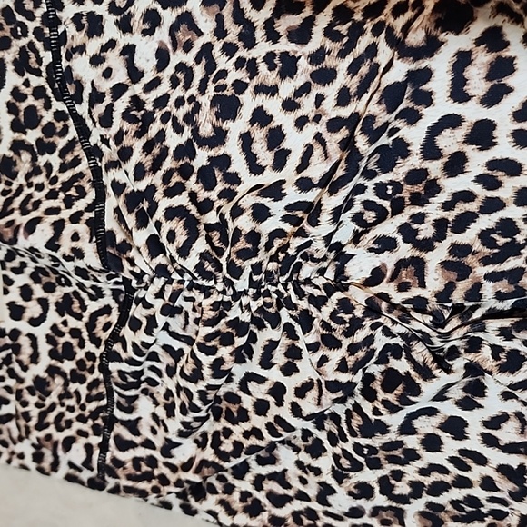 ZYIA Scrunch Butt leopard leggings size 4 - Picture 2 of 4